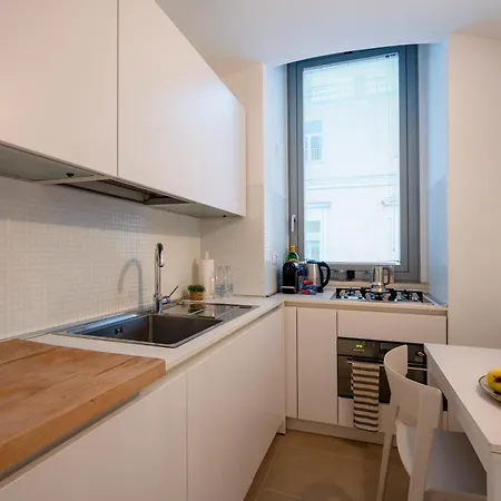 Dimora Delle Stelle - Design & Heritage 3* Бари